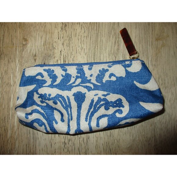 ✨ Estée Lauder Blue & White Cosmetic Pouch - Picture 1 of 7
